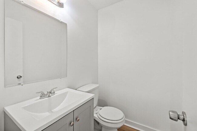 Building Photo - Charming 2 Bedroom, 2 Bathroom house