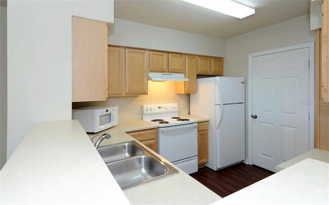 Building Photo - 2950 Viscaya Pl