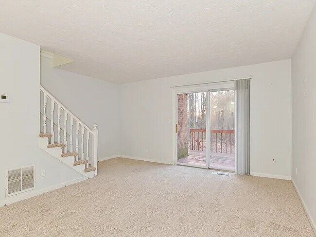 Building Photo - 123 Curtis Rd