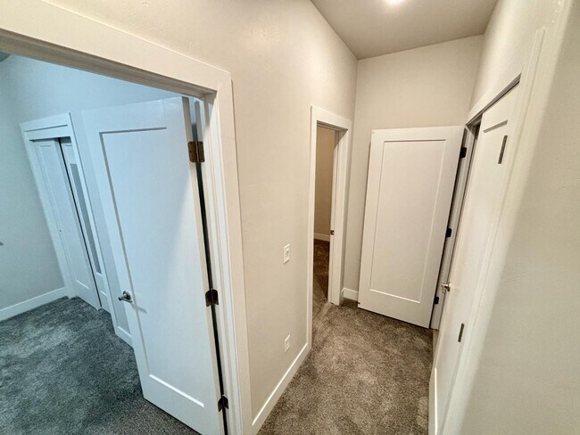 Building Photo - 374 S Willow Leaf Rd