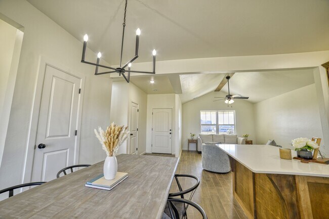 Building Photo - Brand New Home in Washington!