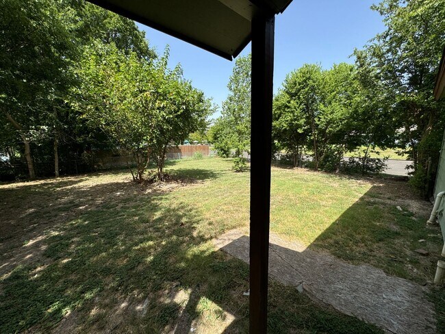 Building Photo - 912-912 Williamson Dr