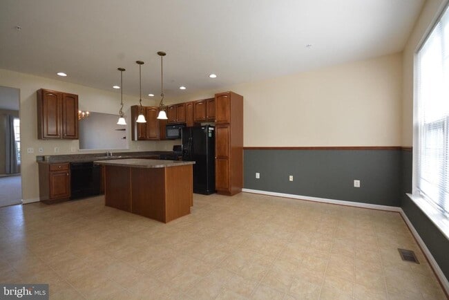 Building Photo - 421 Green Fern Cir