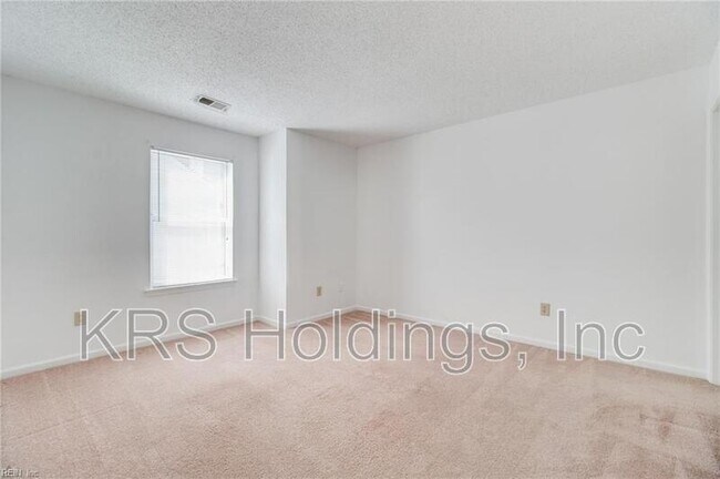 Building Photo - 819 Zircon Ct