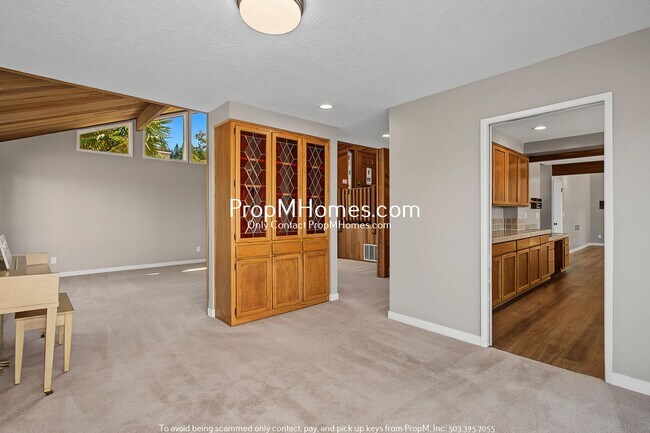 Building Photo - 8271 SW 184th Ave
