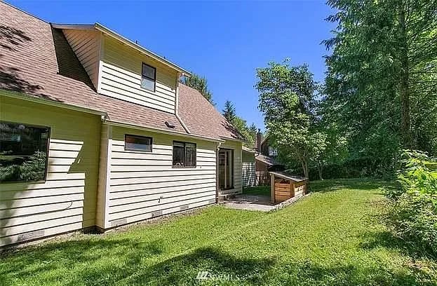 Building Photo - 2525 NE 95th St