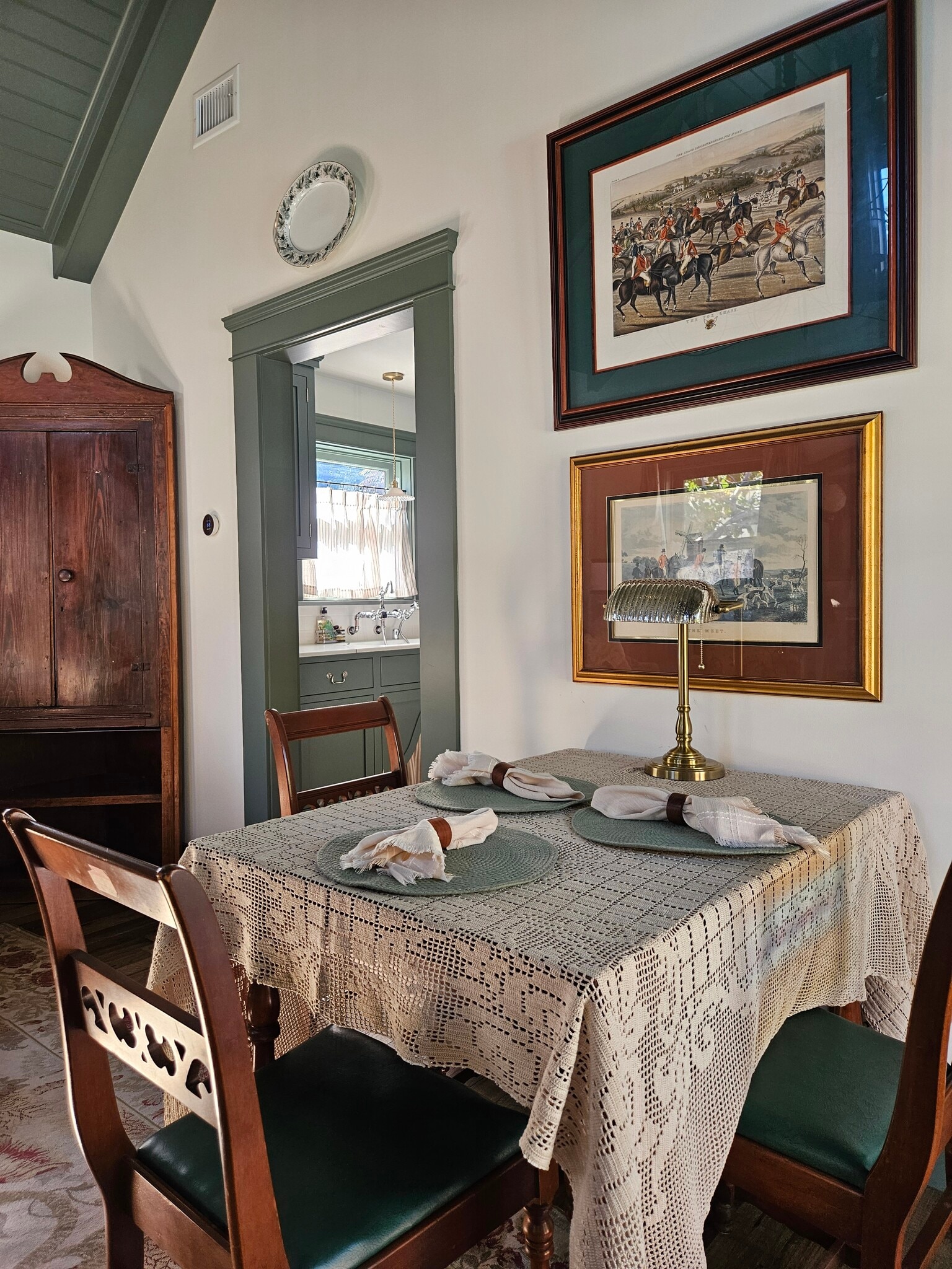 Building Photo - 139 N Ivy Ave