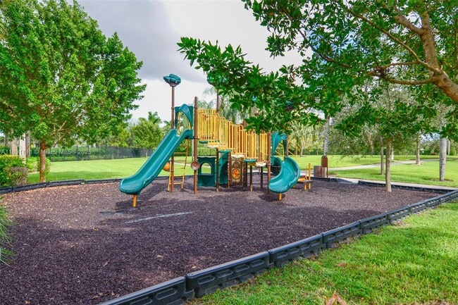 Building Photo - 4735 Eucalyptus Dr