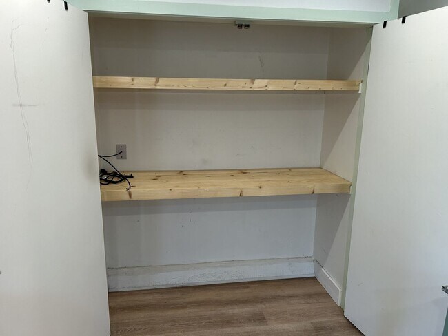 Building Photo - Amazing Super Cute Stand-Alone Studio in Benicia