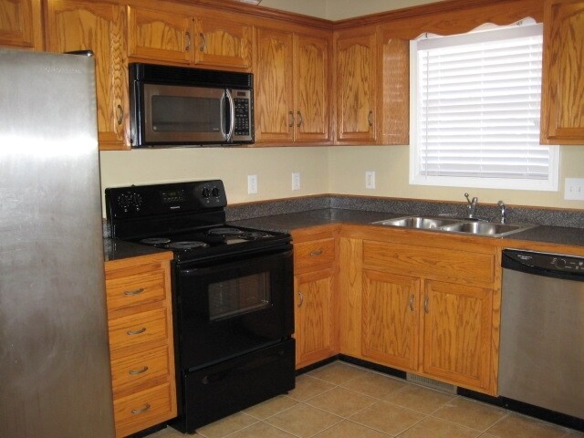 Building Photo - 3713 Kendra Ct N