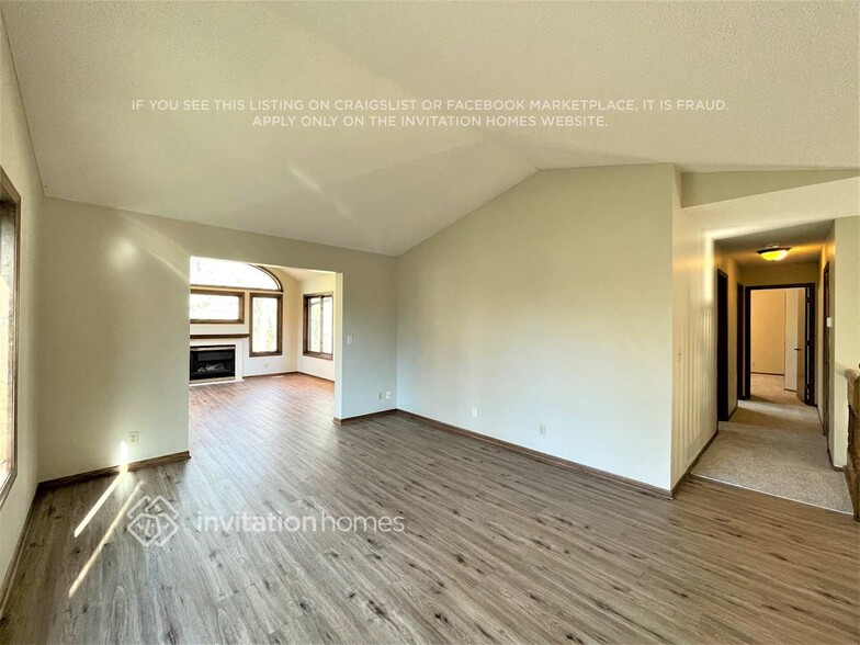 Building Photo - 1609 Lakewood Dr N