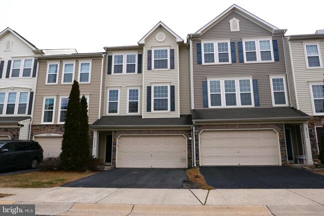 Building Photo - 25152 Sweet Myrtle Square