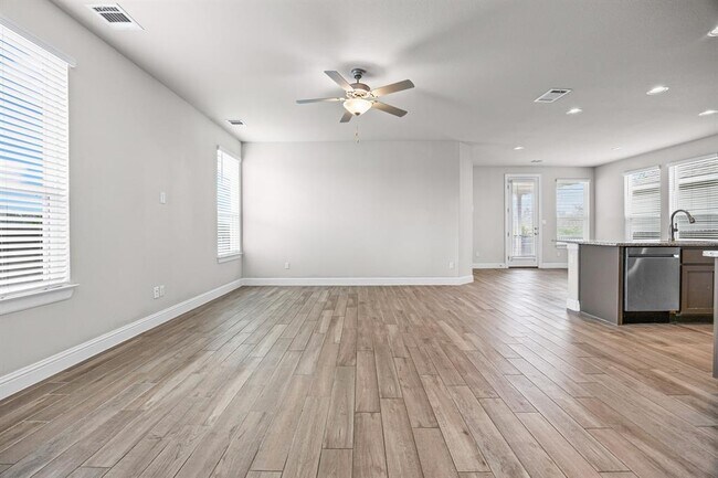 Building Photo - 101 Stone Cyn Dr