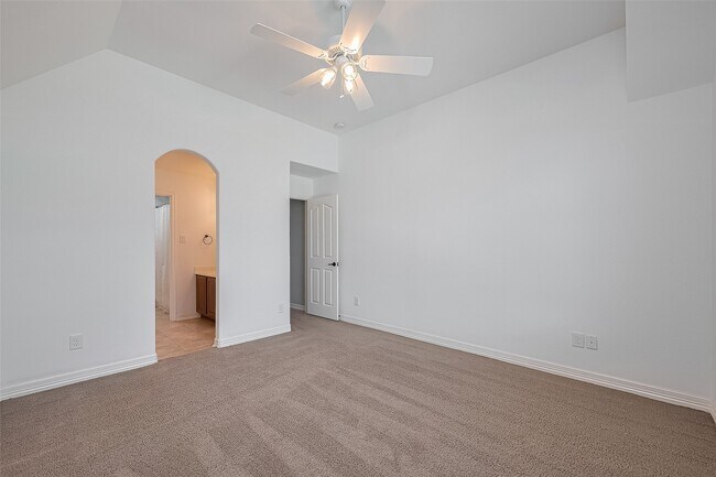 Building Photo - 25218 Auburn Bend Dr