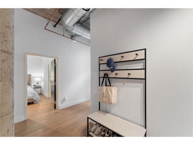 Building Photo - 618 N Washington Ave