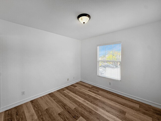 Building Photo - Charming 2BR/2BA Corner Unit in Otay Ranch!