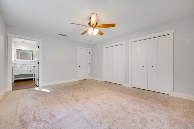 Building Photo - 215 Perryman Rd