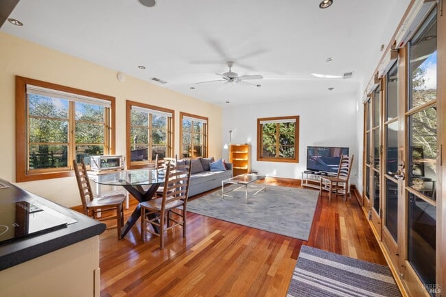 Building Photo - 1545 N Castle Rd