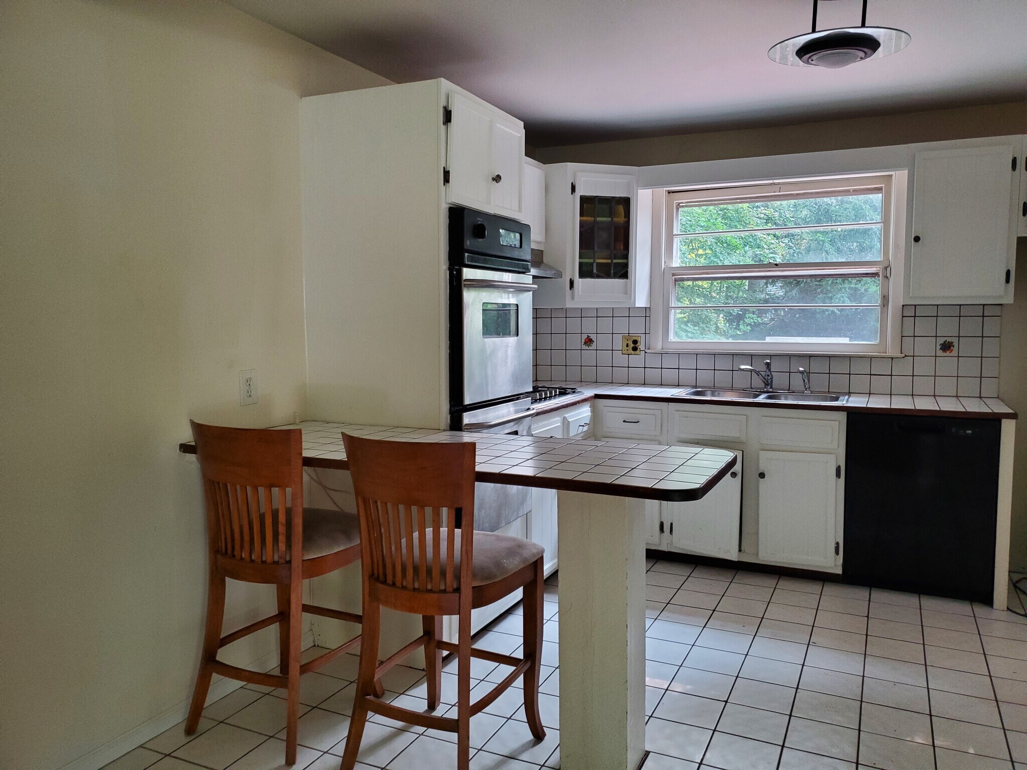 New Appliances w Gourmet Cooktop - 43 Arnold Ln
