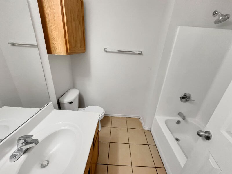 Building Photo - 511 N Brentwood Ave