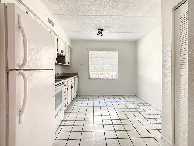 Building Photo - 714 Michigan Ct
