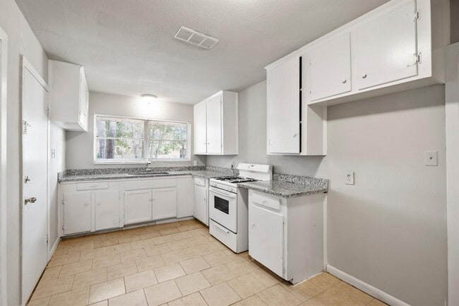 Building Photo - 2722 Dragonwick Dr