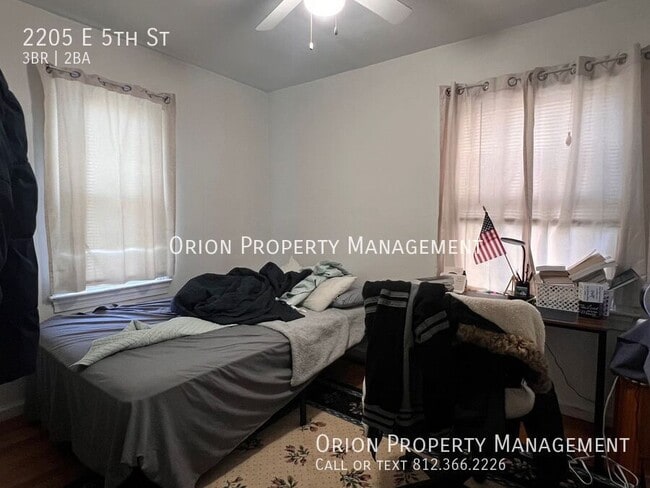 Building Photo - 2205 E 5th St