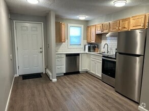Building Photo - Century 21 Gold Rush - 3 bed, 1 bath (Fair...