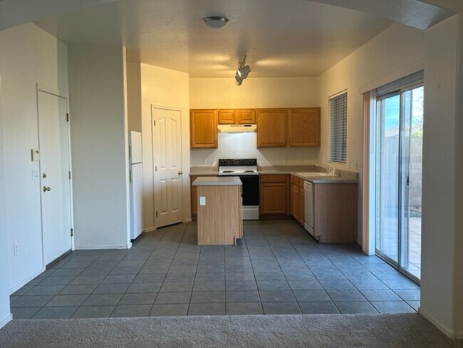 Building Photo - Mesa East Valley Home near Desert Ridge High