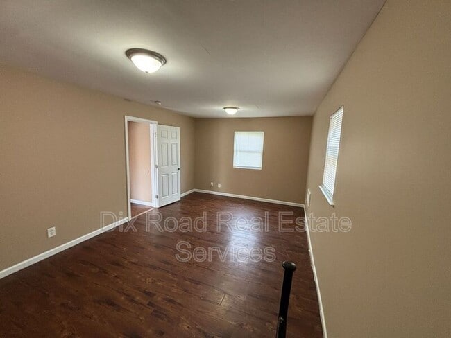 Building Photo - 1925 Highland St