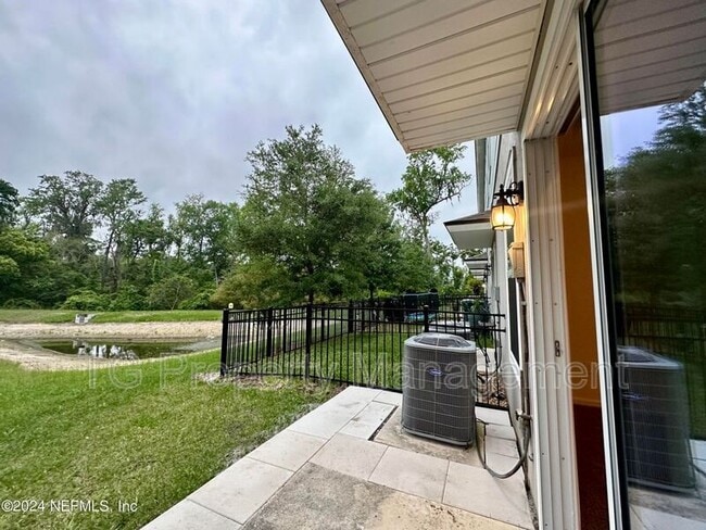 Building Photo - 336 Aralia Ln
