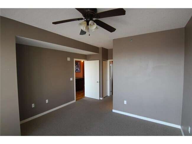 Building Photo - 929 Portland Ave