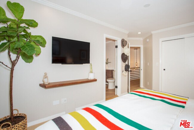 Building Photo - 8130 Redlands St