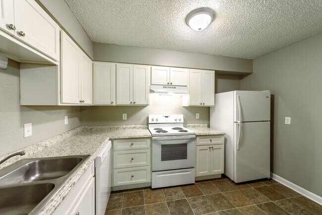 Building Photo - The Maple - 2-Bedroom at Autumn Ridge Apar...