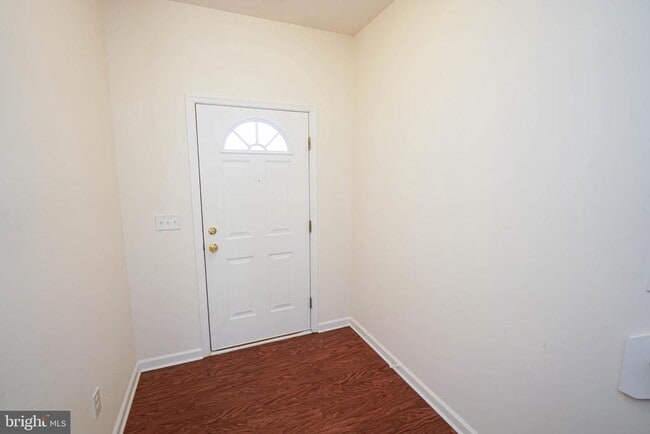 Building Photo - 403 Parkview Ct