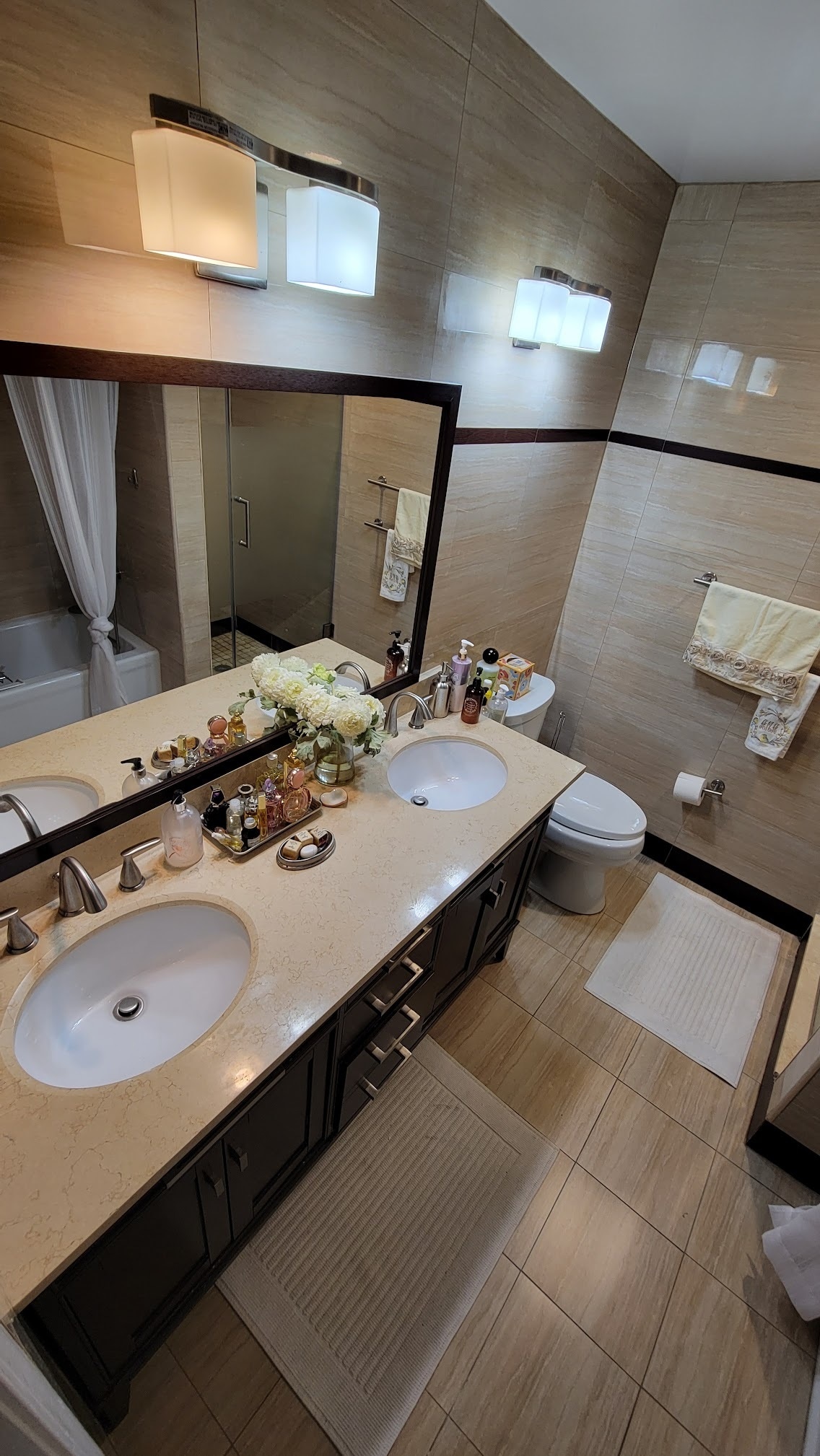 Master Bath Dual Sink - 780 River Rd