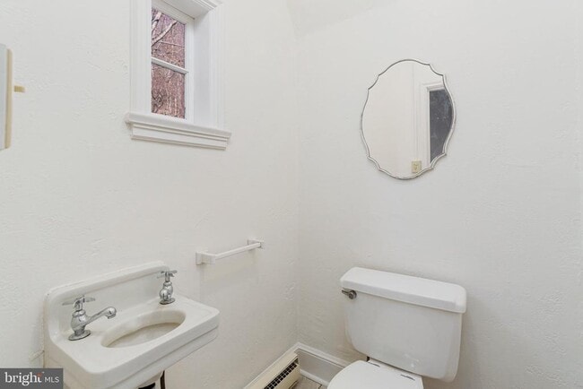 Building Photo - 20 Easton Rd