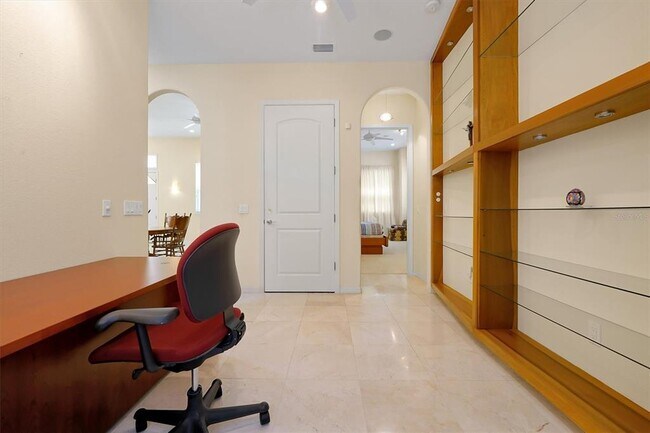 Building Photo - 220 E Bahama Rd