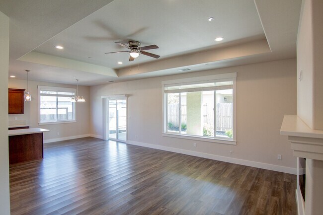 Building Photo - Recently constructed home