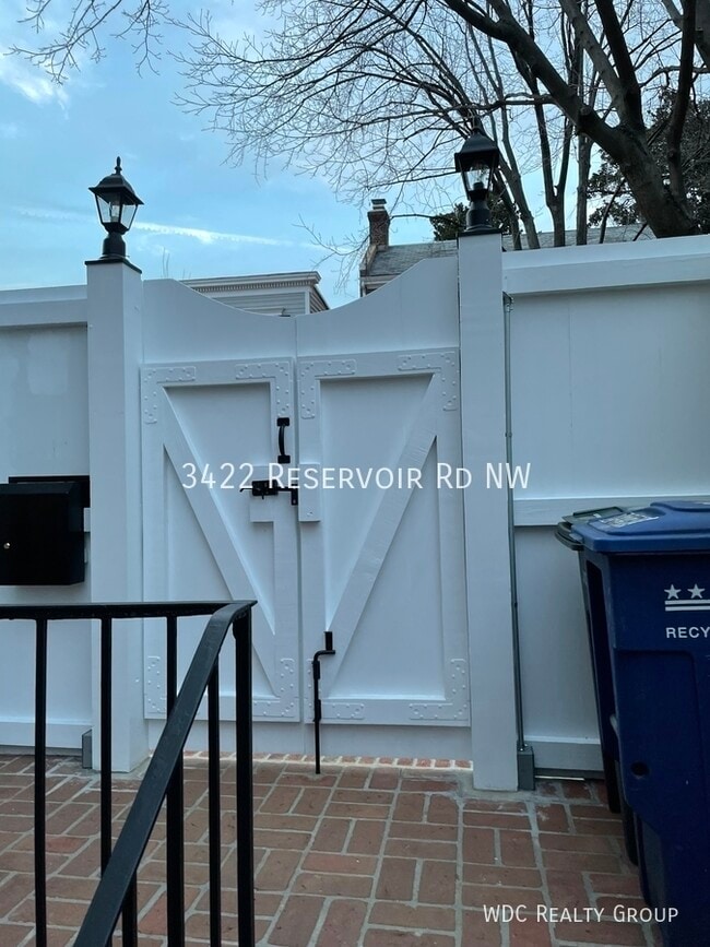 Building Photo - 3422 Reservoir Rd NW