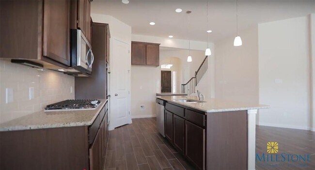 Building Photo - 807 Copper Lake Rd
