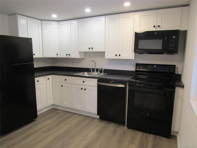 Building Photo - 1803 Parr Lake Dr