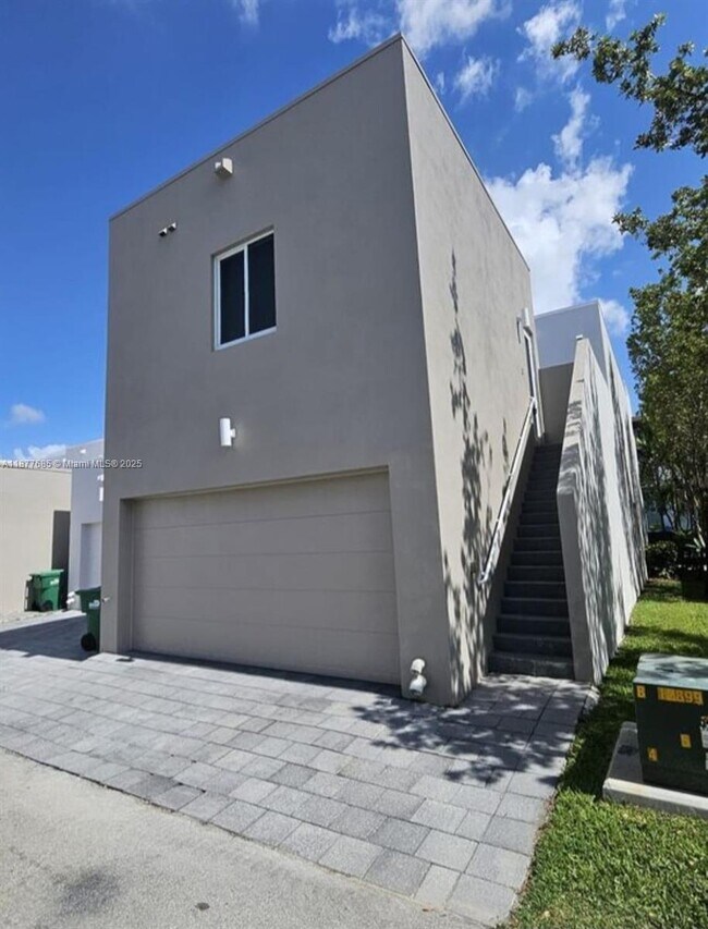 Building Photo - 10440 NW 67th St