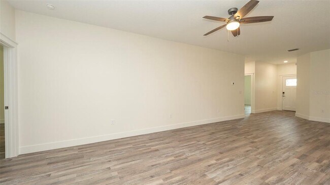 Building Photo - 6454 Freeport Dr