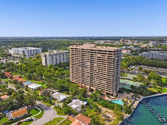 Building Photo - 11113 Biscayne Blvd