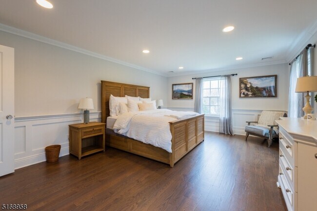 Building Photo - 309 Sleepy Hollow Ln