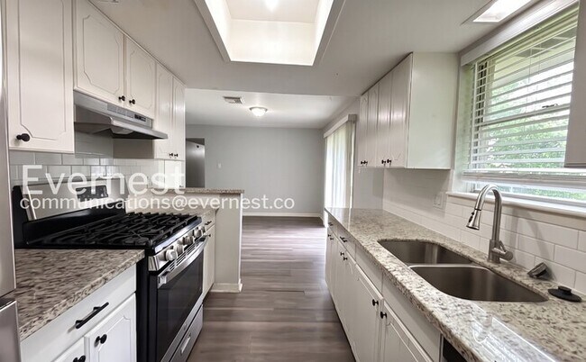 Building Photo - 12318 Astoria Blvd