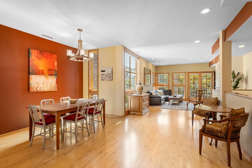 Building Photo - 2537 NW Upshur St