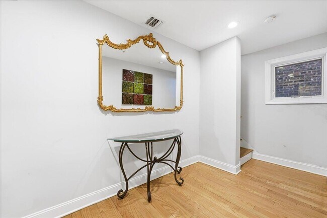 Building Photo - 41 Bentley Ave