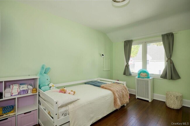 Building Photo - 4 Glenwolde Park